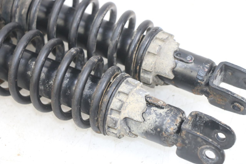 photo de PARA AMORTYZATORÓW TYLNYCH YAMAHA X-MAX XMAX 250 (2006 - 2009) - Zbliżenie techniczne