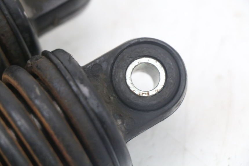 photo de PARA AMORTYZATORÓW TYLNYCH YAMAHA X-MAX XMAX 250 (2006 - 2009) - Zbliżenie techniczne