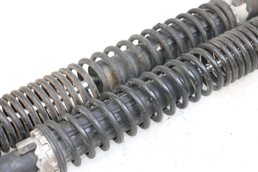 photo de PARA AMORTYZATORÓW TYLNYCH PIAGGIO X10 125 (2012 - 2017) - Oznaczenia i referencje