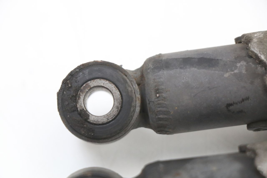 photo de ZESTAW TYLNYCH AMORTYZATORÓW PIAGGIO X8 125 (2004 - 2007) - Punkty mocowania