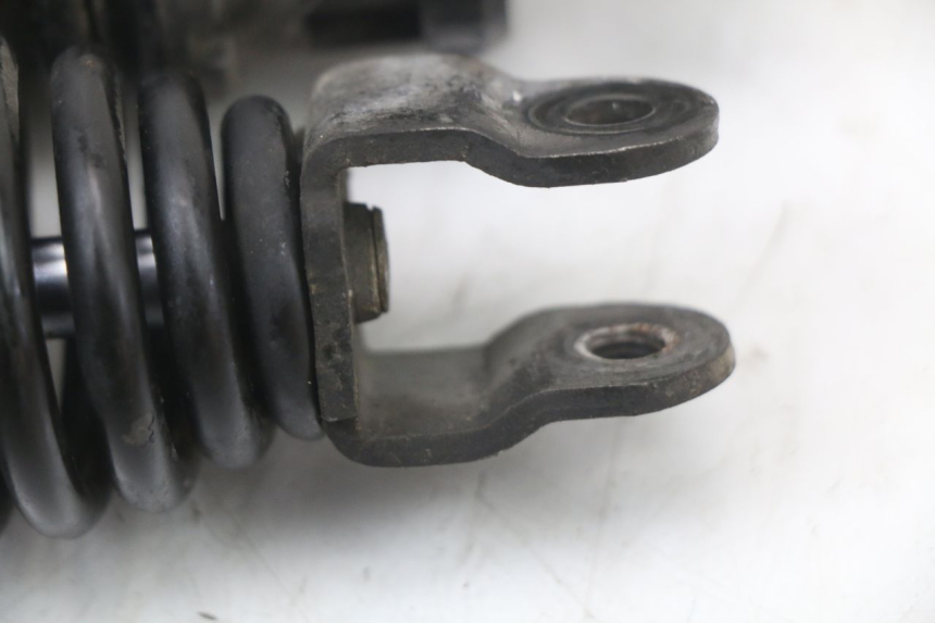 photo de PARA AMORTYZATORÓW TYLNYCH YAMAHA YP MAJESTY 125 (2002 - 2006) - Szczegóły charakterystyczne