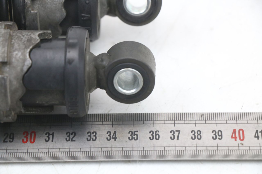 photo de PARA AMORTYZATORÓW TYLNYCH YAMAHA YP MAJESTY 125 (2002 - 2006) - Zoom stanu zużycia