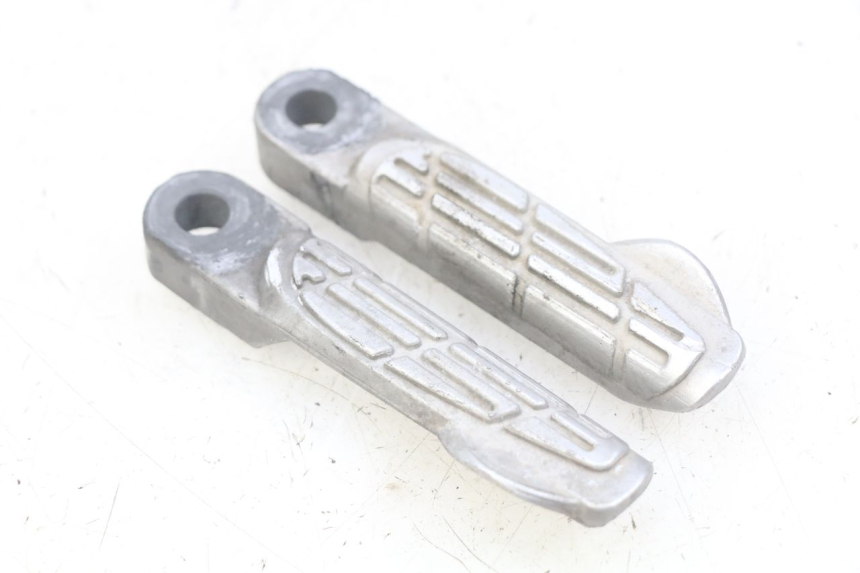 photo de ZESTAW TYLNYCH PODNÓŻKÓW KYMCO AGILITY 16+ 4T 50 (2018 - 2023) - Widok główny