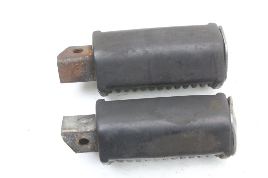 photo de ZESTAW TYLNYCH PODNÓŻKÓW HYOSUNG GV AQUILA 125 (2000 - 2009) - Inny kąt widzenia