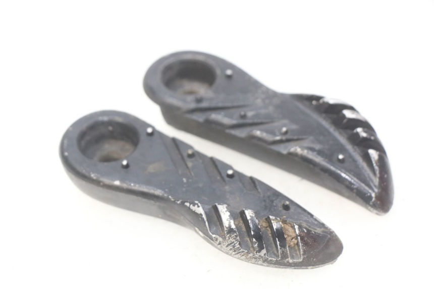 photo de ZESTAW TYLNYCH PODNÓŻKÓW MBK BOOSTER SPIRIT 50 (2004 - 2017) - Widok główny