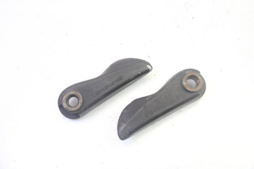 photo de ZESTAW TYLNYCH PODNÓŻKÓW MBK BOOSTER SPIRIT 50 (2004 - 2017) - Szczegół części