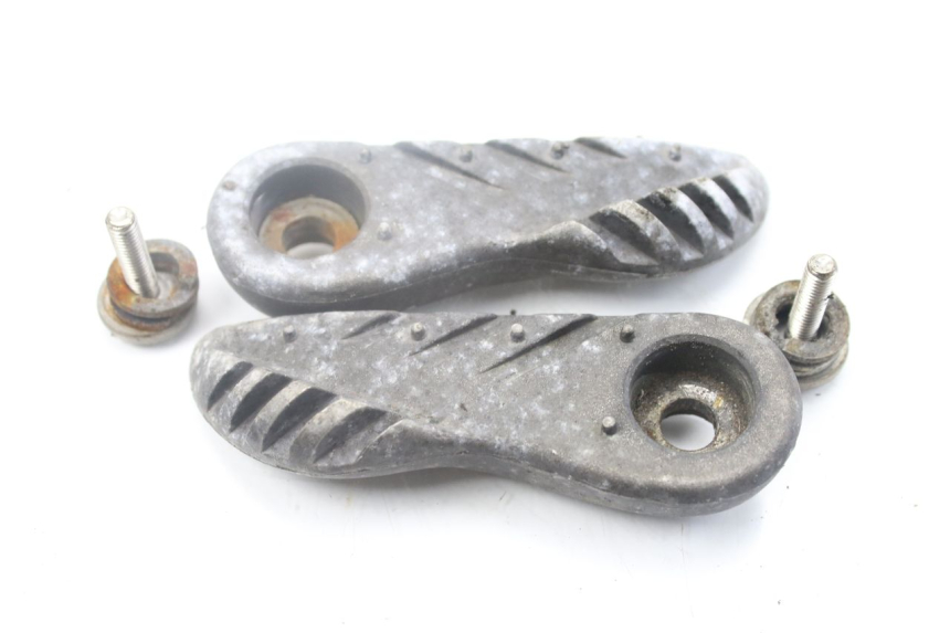 photo de ZESTAW TYLNYCH PODNÓŻKÓW YAMAHA BW'S EASY 50 (2013 - 2016) - Zbliżenie techniczne