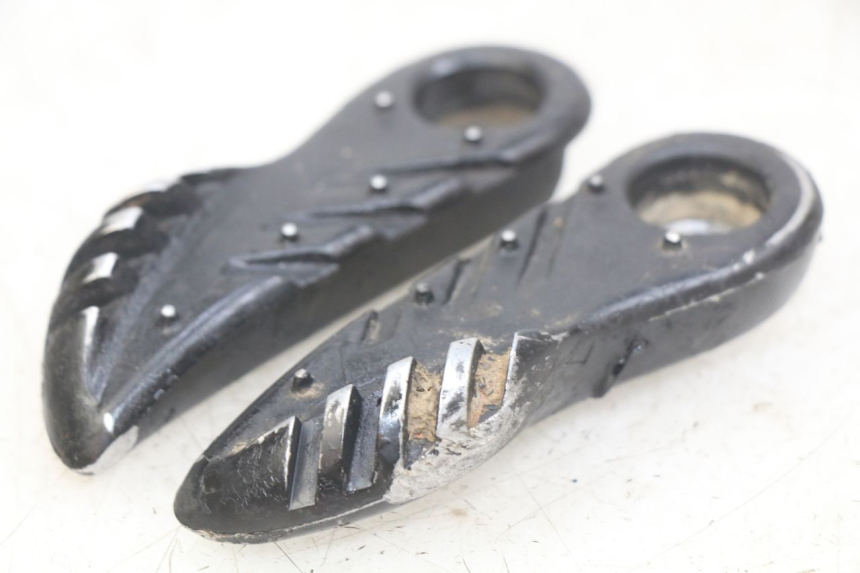 photo de ZESTAW TYLNYCH PODNÓŻKÓW YAMAHA BW'S EASY 50 (2013 - 2016) - Widok główny