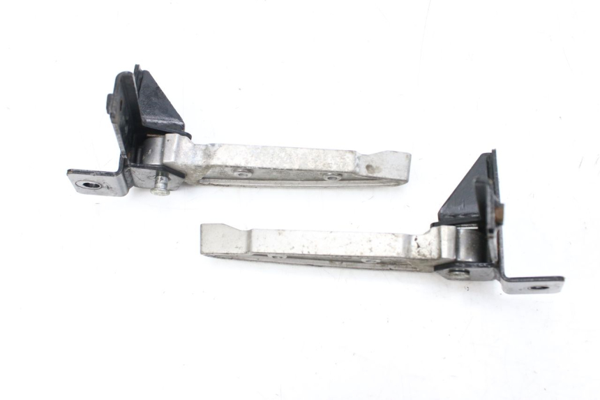 photo de ZESTAW TYLNYCH PODNÓŻKÓW PEUGEOT CITYSTAR 125 (2011 - 2017) - Zbliżenie techniczne