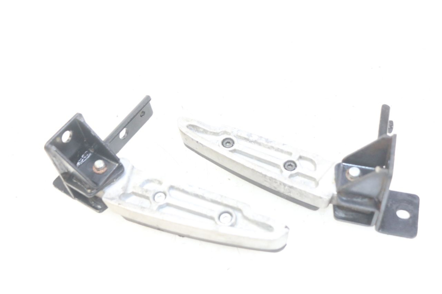 photo de ZESTAW TYLNYCH PODNÓŻKÓW PEUGEOT CITYSTAR 125 (2011 - 2017) - Inny kąt widzenia