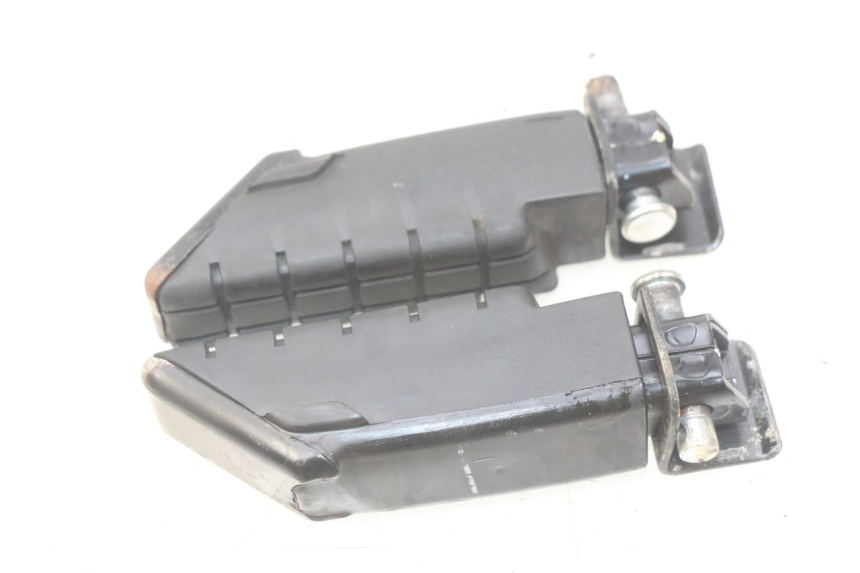 photo de ZESTAW TYLNYCH PODNÓŻKÓW YAMAHA D'ELIGHT DELIGHT 115 (2013 - 2017) - Zoom stanu zużycia