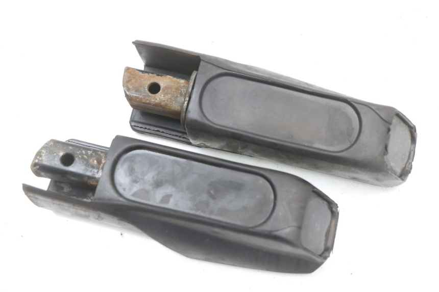 photo de ZESTAW TYLNYCH PODNÓŻKÓW HONDA FES S-WING SWING ABS 125 (2007 - 2015) - Inny kąt widzenia