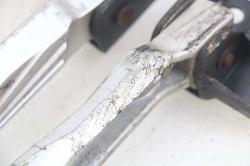 photo de ZESTAW TYLNYCH PODNÓŻKÓW SYM FIDDLE 3 III 125 (2014 - 2020) - Punkty mocowania