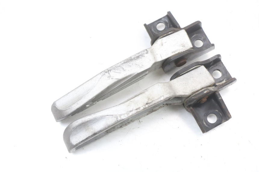 photo de ZESTAW TYLNYCH PODNÓŻKÓW SYM FIDDLE 3 III 50 (2014 - 2020) - Inny kąt widzenia