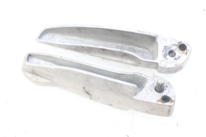 photo de ZESTAW TYLNYCH PODNÓŻKÓW HONDA FORZA 125 (2015 - 2016) - Zoom stanu zużycia