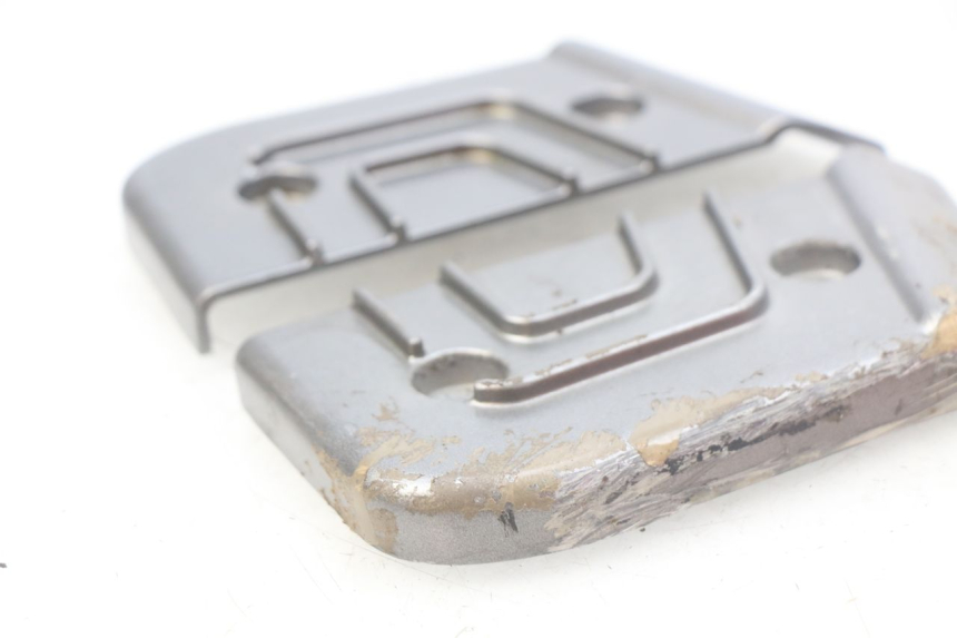 photo de ZESTAW TYLNYCH PODNÓŻKÓW TNT MOTOR GRIDO 2T 50 (2010 - 2019) - Zbliżenie techniczne