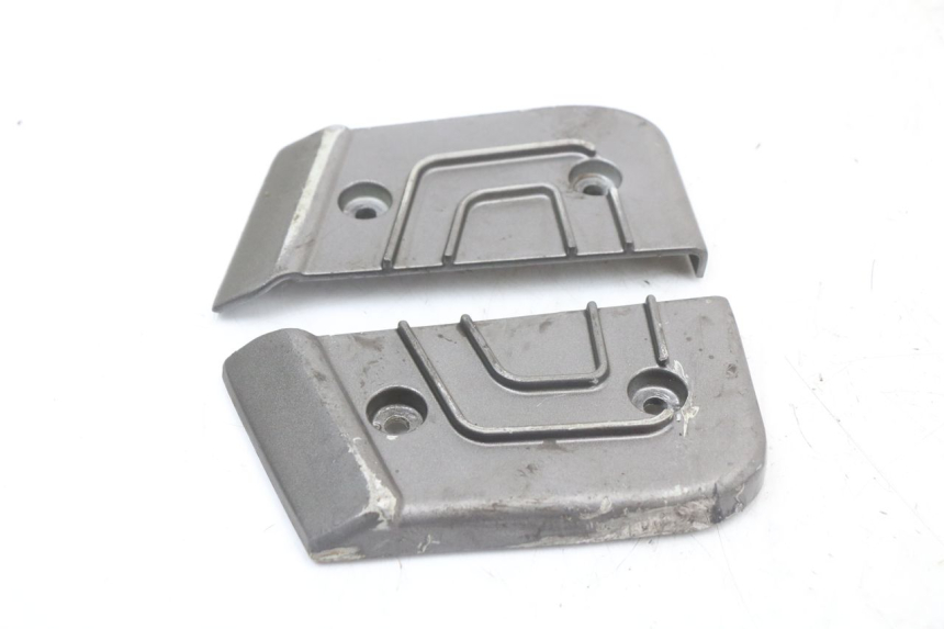 photo de ZESTAW TYLNYCH PODNÓŻKÓW TNT MOTOR GRIDO 2T 50 (2010 - 2019) - Zbliżenie techniczne