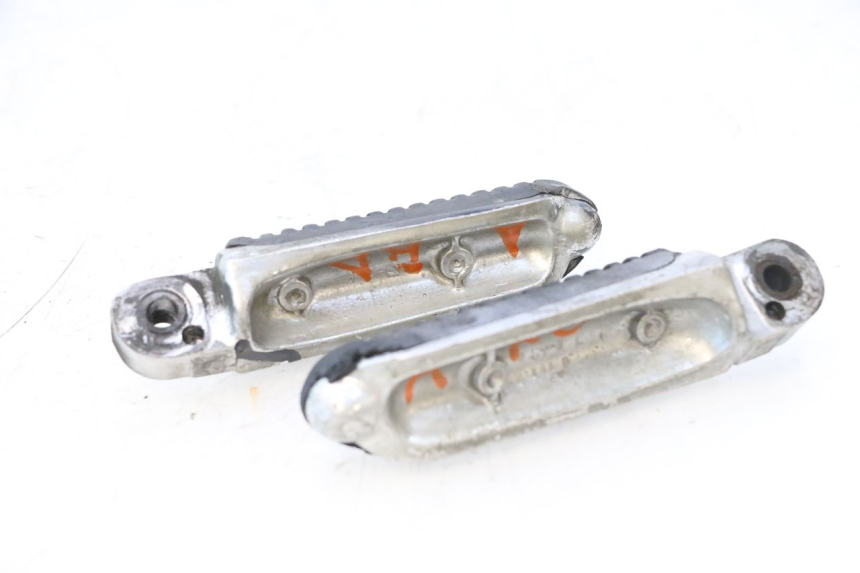 photo de PARA NÓG REAR SUZUKI GSX F GSXF 750 (1988 - 1998) - Szczegół części