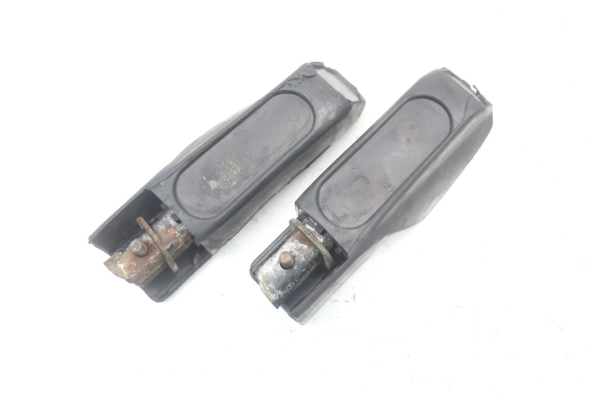 photo de ZESTAW TYLNYCH PODNÓŻKÓW HONDA FES S-WING SWING 125 (2007 - 2015) - Zbliżenie techniczne