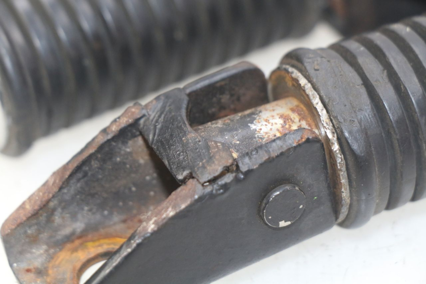 photo de ZESTAW TYLNYCH PODNÓŻKÓW KEEWAY HURRICANE 50 (2006 - 2019) - Zoom stanu zużycia