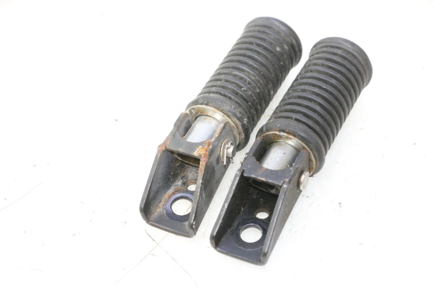 photo de ZESTAW TYLNYCH PODNÓŻKÓW KEEWAY HURRICANE 50 (2006 - 2019) - Stan powierzchni