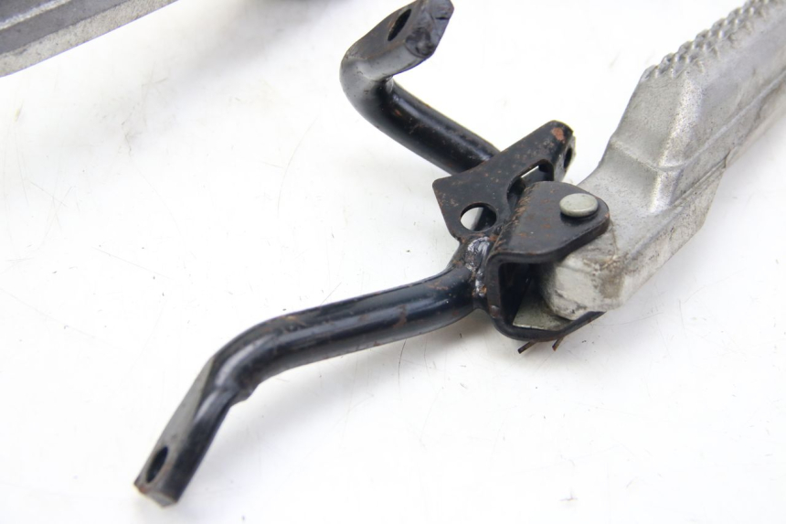 photo de ZESTAW TYLNYCH PODNÓŻKÓW REVATTO IMPERATOR 125 (2007 - 2015) - Widok ogólny