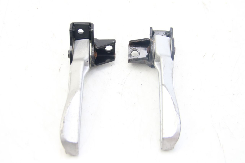 photo de ZESTAW TYLNYCH PODNÓŻKÓW SYM JET 4 4T 50 (2018 - 2021) - Zoom stanu zużycia