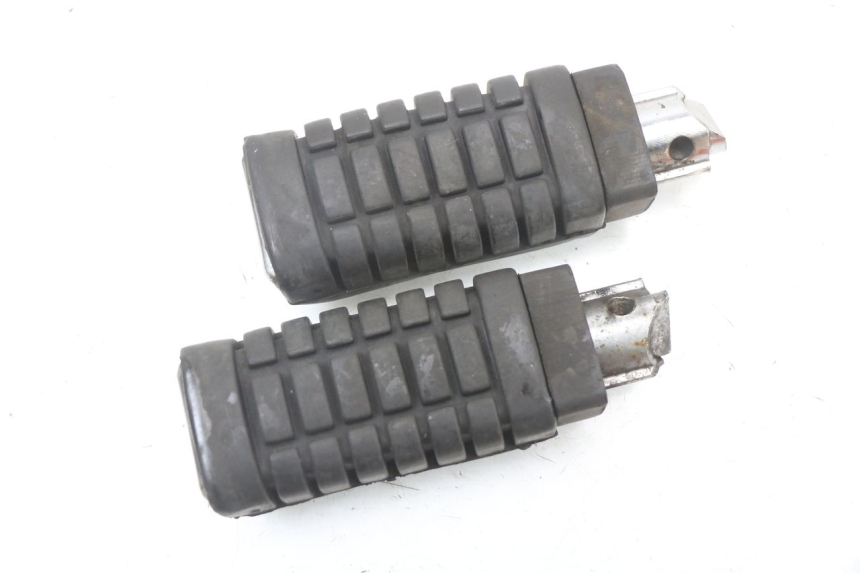 photo de ZESTAW TYLNYCH PODNÓŻKÓW JINLUN JL HIGHLANDER 125 (2007 - 2015) - Szczegół części