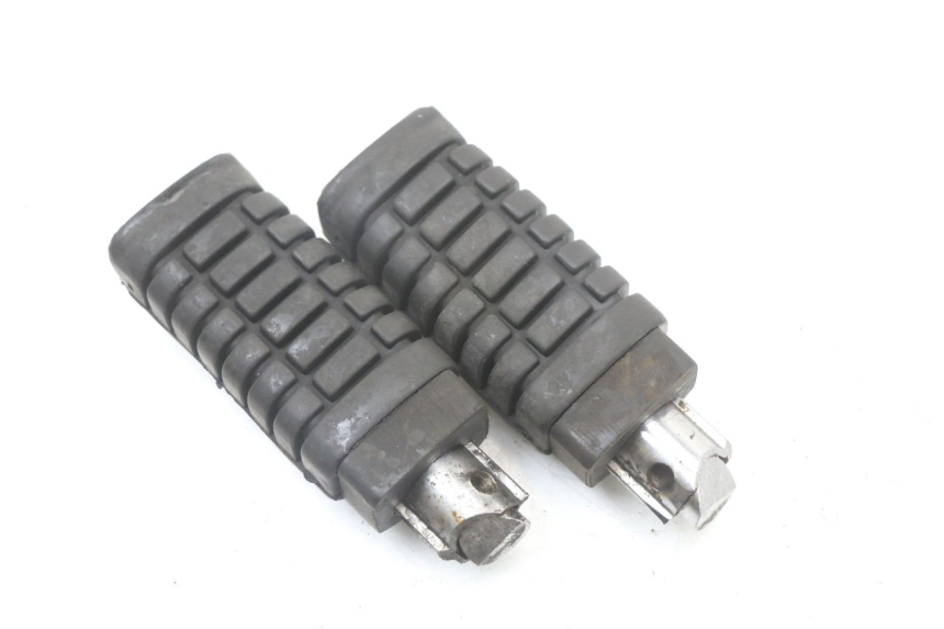 photo de ZESTAW TYLNYCH PODNÓŻKÓW JINLUN JL HIGHLANDER 125 (2007 - 2015) - Zoom stanu zużycia