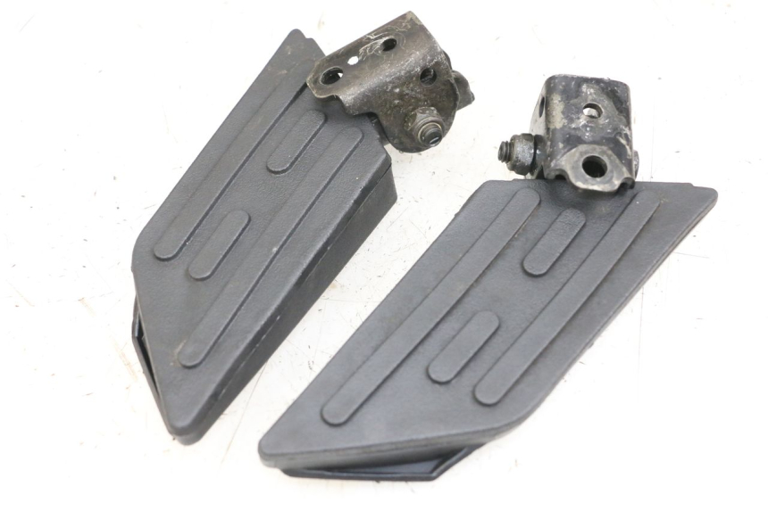 photo de ZESTAW TYLNYCH PODNÓŻKÓW PEUGEOT KISBEE 4T 50 (2010 - 2017) - Widok główny