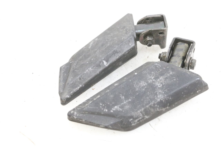 photo de ZESTAW TYLNYCH PODNÓŻKÓW PEUGEOT KISBEE 4T 50 (2010 - 2017) - Zbliżenie techniczne