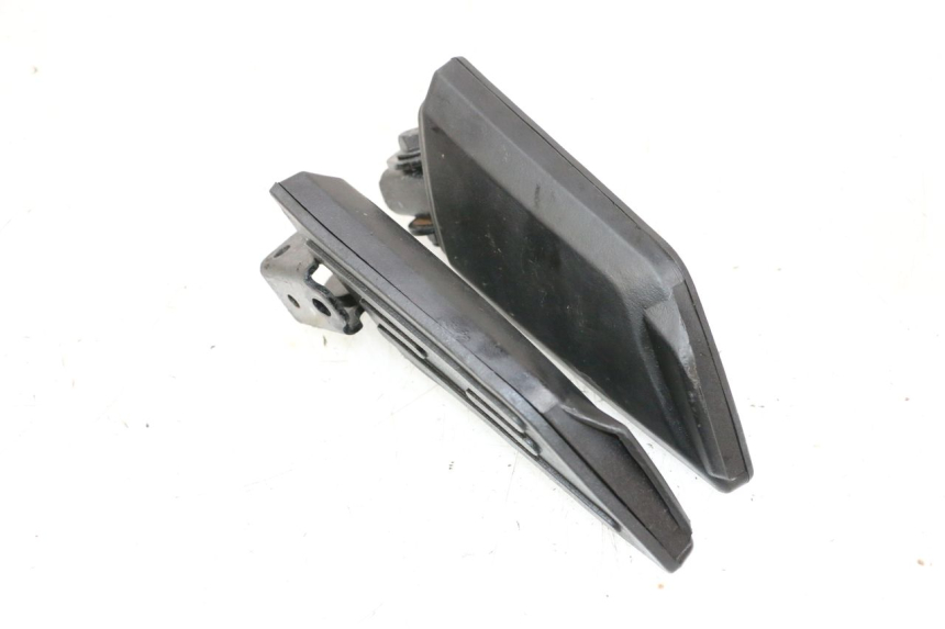 photo de ZESTAW TYLNYCH PODNÓŻKÓW PEUGEOT KISBEE 4T 50 (2010 - 2017) - Zoom stanu zużycia