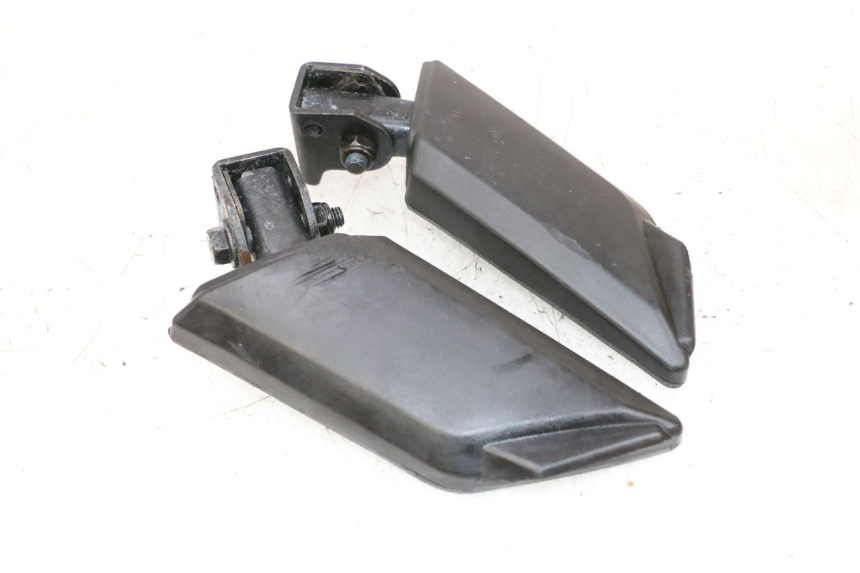 photo de ZESTAW TYLNYCH PODNÓŻKÓW PEUGEOT KISBEE 4T 50 (2010 - 2017) - Inny kąt widzenia