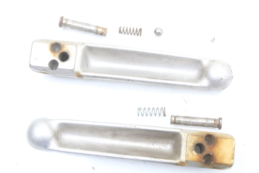 photo de ZESTAW TYLNYCH PODNÓŻKÓW RENAULT KOURANOS 125 (2001 - 2004) - Szczegół części