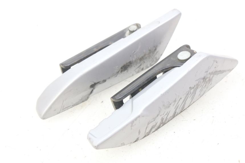 photo de ZESTAW TYLNYCH PODNÓŻKÓW PIAGGIO LIBERTY IGET 4T 50 (2015 - 2020) - Zbliżenie techniczne