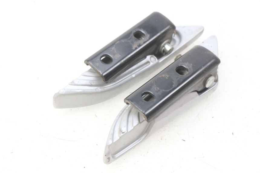 photo de ZESTAW TYLNYCH PODNÓŻKÓW PIAGGIO LIBERTY IGET 4T 50 (2015 - 2020) - Widok ogólny