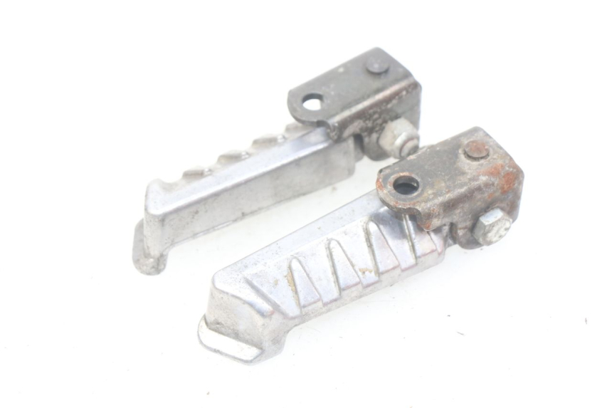 photo de ZESTAW TYLNYCH PODNÓŻKÓW PEUGEOT LUDIX BLASTER 50 (2006 - 2014) - Zoom stanu zużycia