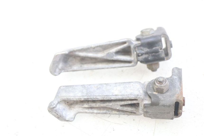 photo de ZESTAW TYLNYCH PODNÓŻKÓW PEUGEOT LUDIX 50 (2005 - 2007) - Inny kąt widzenia