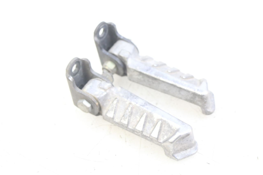 photo de ZESTAW TYLNYCH PODNÓŻKÓW PEUGEOT LUDIX 50 (2005 - 2007) - Zbliżenie techniczne