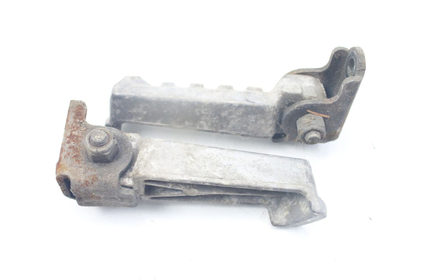 photo de ZESTAW TYLNYCH PODNÓŻKÓW PEUGEOT LUDIX SNAKE 2T 50 (2004 - 2014) - Inny kąt widzenia