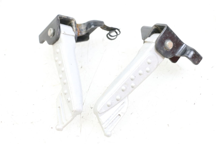 photo de ZESTAW TYLNYCH PODNÓŻKÓW SYM MIO 50 (2011 - 2017) - Widok główny