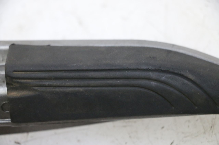 photo de ZESTAW TYLNYCH PODNÓŻKÓW PIAGGIO MP3 500 (2014 - 2017) - Szczegół części