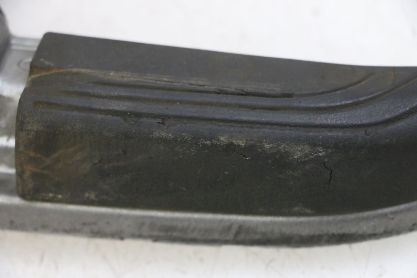 photo de ZESTAW TYLNYCH PODNÓŻKÓW PIAGGIO MP3 500 (2014 - 2017) - Zoom stanu zużycia