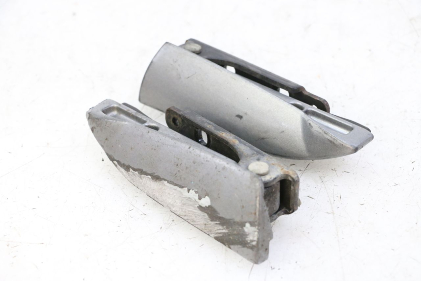 photo de ZESTAW TYLNYCH PODNÓŻKÓW PIAGGIO MP3 500 (2014 - 2017) - Inny kąt widzenia