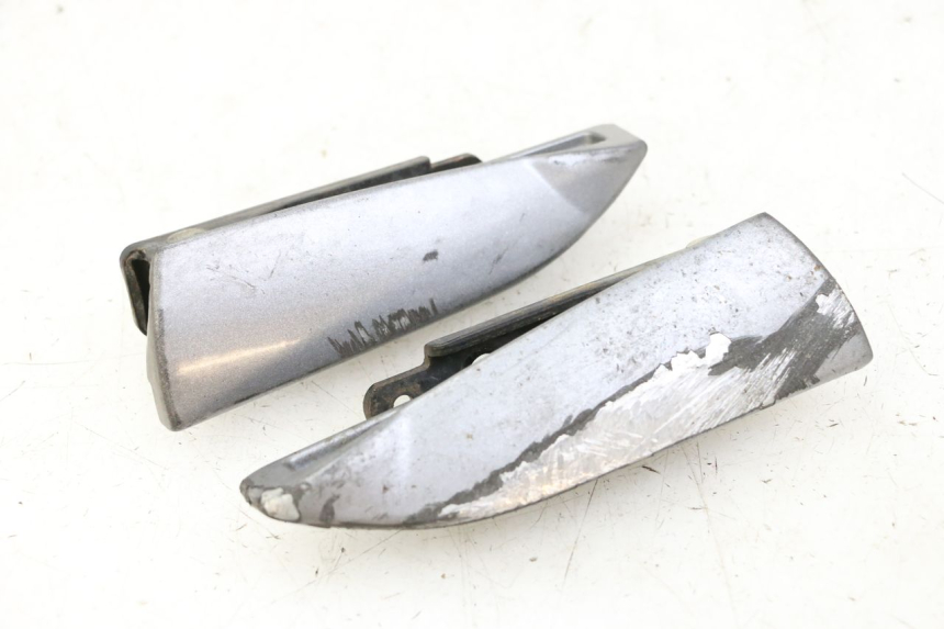 photo de ZESTAW TYLNYCH PODNÓŻKÓW PIAGGIO MP3 500 (2014 - 2017) - Zbliżenie techniczne