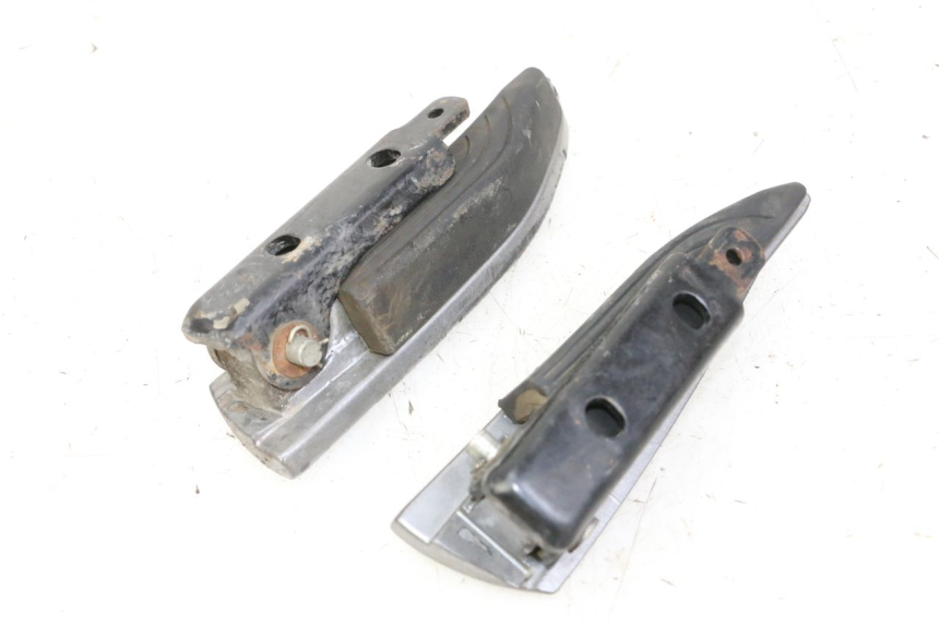 photo de ZESTAW TYLNYCH PODNÓŻKÓW PIAGGIO MP3 500 (2014 - 2017) - Oznaczenia i referencje