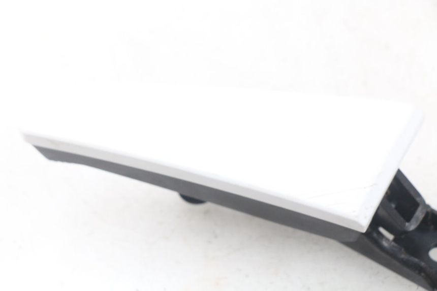 photo de ZESTAW TYLNYCH PODNÓŻKÓW MBK MW TRYPTIK 125 (2017 - 2022) - Szczegół części