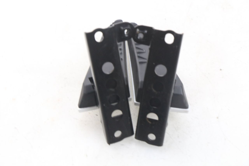 photo de ZESTAW TYLNYCH PODNÓŻKÓW MBK MW TRYPTIK 125 (2017 - 2022) - Część sprawdzona