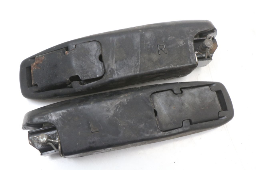 photo de ZESTAW TYLNYCH PODNÓŻKÓW MBK MW TRYPTIK 125 (2014 - 2016) - Szczegół części