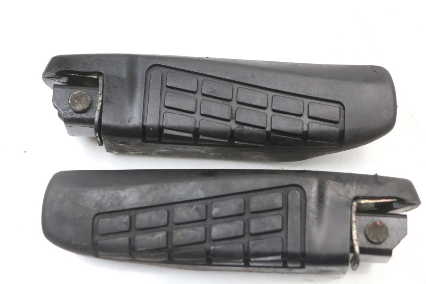 photo de ZESTAW TYLNYCH PODNÓŻKÓW MBK MW TRYPTIK 125 (2014 - 2016) - Zoom stanu zużycia